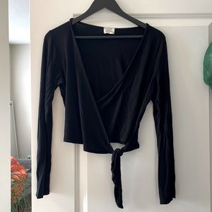 PST Los Angeles low cut v tie front tee size m